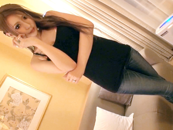 【素人】元モデルの貧乳スレンダーなギャルさん…ヌルヌルのパイパンに生ハメして騎乗位させるセックス…♡