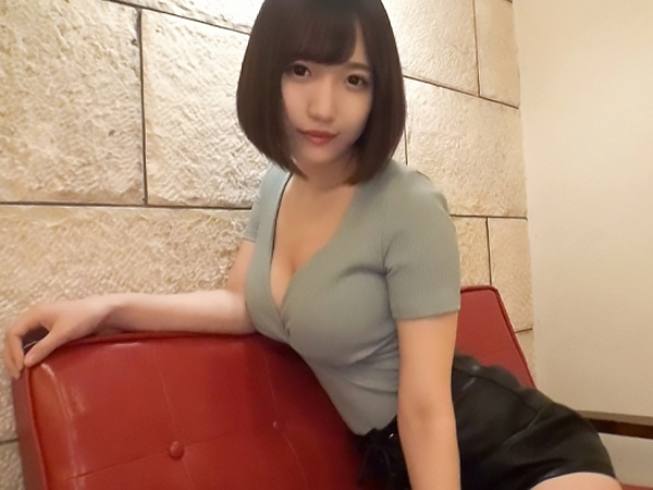 【パイパンお姉さんの生ハメ正常位】『あっ…ダメ…気持ち良すぎる…』ツルツルのマ○コに生チ○ポを挿入され、激しくピストン！イキまくる姿に興奮MAX！最後は濃厚ザーメンで顔もマ○コもドロドロに♡