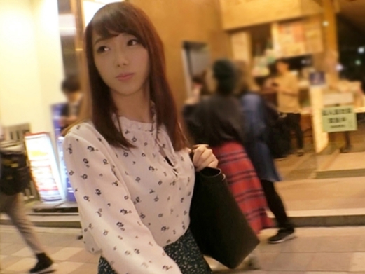 【ナンパ即ハメ】美脚スレンダー美女をゲット！細身ボディをバックで激突き、感じまくる姿がエロすぎる！細い腰を掴んで激ピストン、美女の喘ぎ声がたまらない！