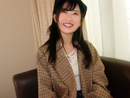 【童顔美少女の悶絶正常位】『奥まで当たってる…』キュートな顔して感じまくる！ビンビンのチンコで激ピストンされ、膣奥を突きまくられて絶頂！！