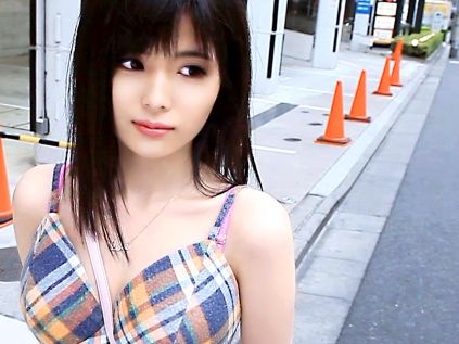 【素人】黒髪色白スレンダーな超絶美少女ギャルをイチャつき一切なしで背後から襲いかかり即ハメSEX！困惑をよそに鬼ピス！