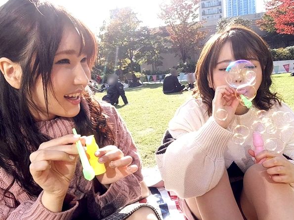 【JD2人組ナンパ】芝生で遊ぶ無邪気女子大生を即ハメ！正常位生チ○ポに笑顔で感じまくる♥超カワイイ素人娘のドスケベ本性、丸出しSEX！