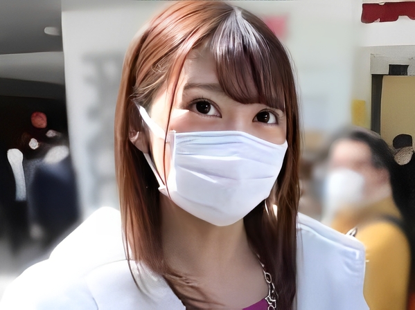 【SSS級美女の制服柄水着SEX】男たちの視線を独り占めする激カワ素人♡バックからの連続ピストンで痙攣イキ！制服柄がエロさ倍増のガチハメ！