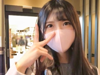 【パイパン素人美少女】『気持ちいい～！もっとちょうだい！』頭はお花畑でもSEXは超積極的！つるつるのパイパンまんこでちんちんをぎゅっと包み込み、快感に悶える姿がエロすぎる！♡