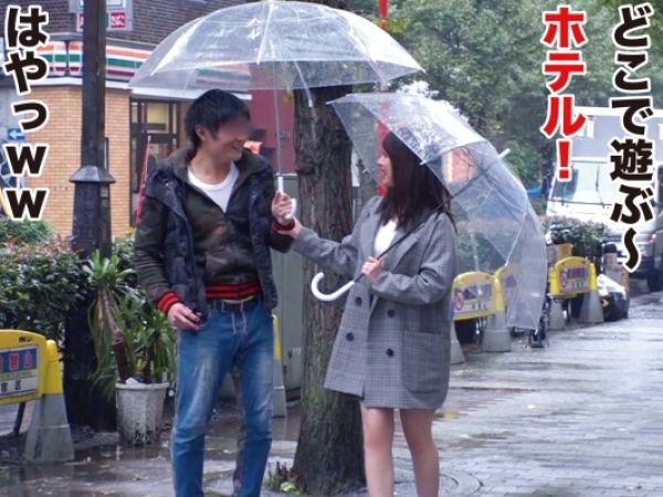 【人妻の危険なバイト】『バレたら離婚よ…』30代美熟妻がTバック姿でナンパされ、夫以外のチ○ポにオマ○コを激突かれちゃう！子持ちとは思えない美ボディが乱れる！♡