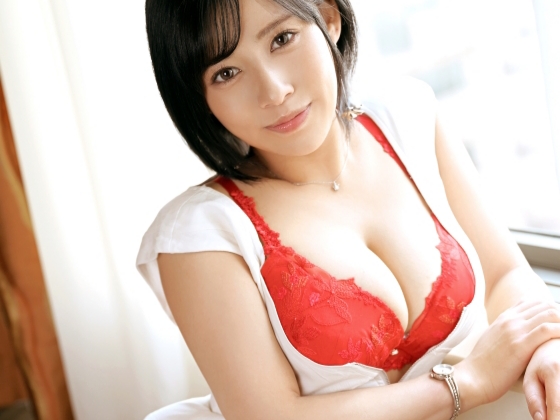 【爆乳お姉さんの過激プレイ】『もっと奥まで…』ダイナマイトボディの巨乳お姉さんがチンポをしゃぶりまくり！ビンビンに勃起したチンコでオマンコを激突きされ、感じまくるエロい姿がヤバい！♡