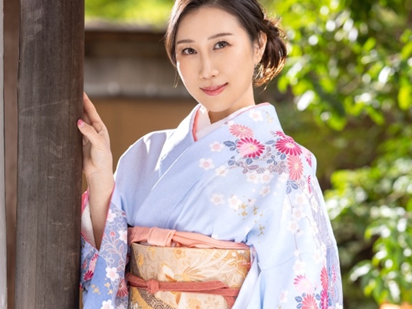 【着物美魔女の誘惑】『もっと感じさせてあげる♡』極上和装熟女が濃厚ベロチュー＆チンポ責めで男を骨抜き！舌技とご奉仕プレイがエロすぎる！