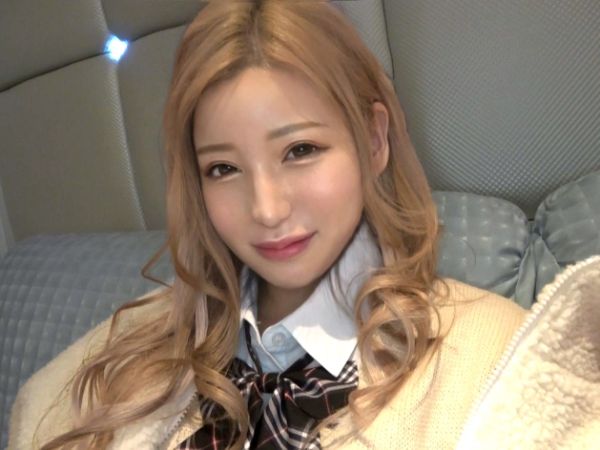 【金髪ギャルとオヤジの危険な関係】『もっと激しく突いて！』ルーズソックスが似合う美巨乳美尻の色白ギャルが、オヤジチンポで激しく打ち付けられまくる！金髪が揺れるほど感じまくるエロいSEX！♡
