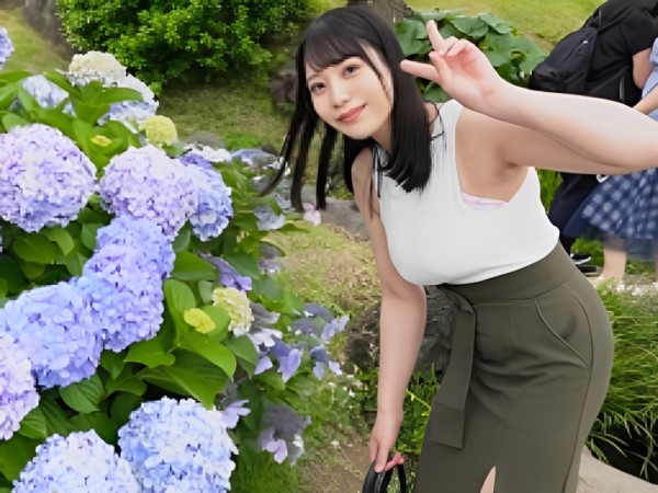 【巨乳OLの恥じらいSEX】『あっ…ダメ…感じちゃう…』即イキ敏感ボディの美人OLが、腰を痙攣させながら照れ笑い！生ハメで激しく突かれ、恥ずかしがりながらも絶頂を迎える！♡