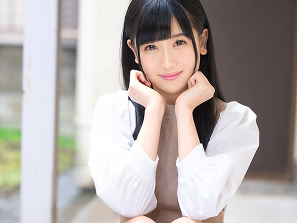 【お宅訪問で即エッチ】21歳ウブ美少女が素人宅で大胆ご奉仕！『チューしよ♡』から始まる甘々プレイ、一生懸命フェラする姿に我慢できず生挿入でガチイキ！！