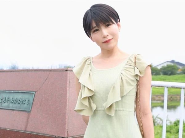 【アラフォー人妻の危険な火遊び】『旦那じゃ満足できないの…』色白スレンダー美熟女が巨根に悶える！禁断の不倫セックスで本気の喘ぎ声が漏れちゃう！！